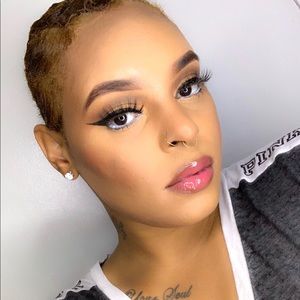 Meet your Posher, Annette